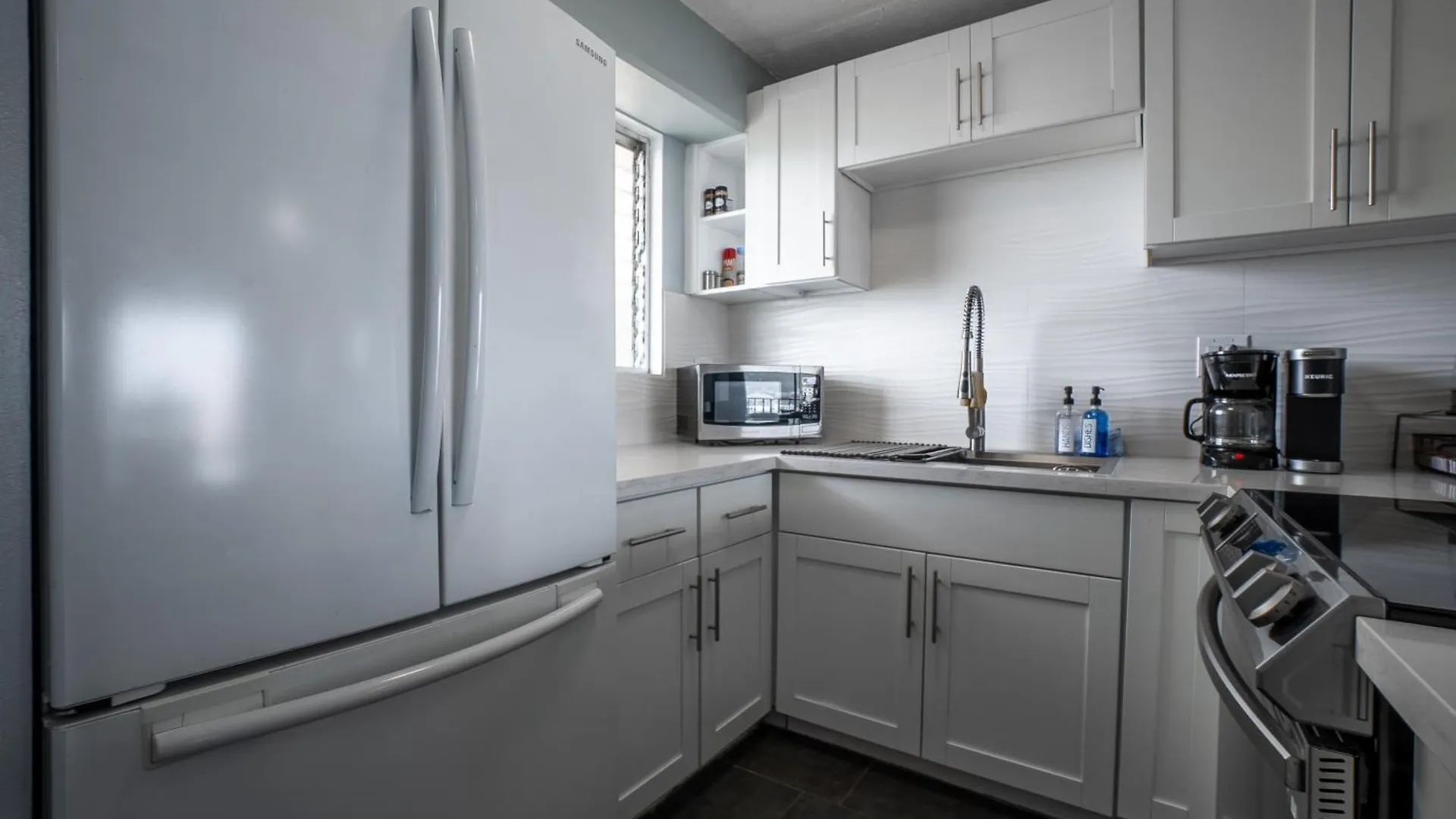 2 Bedroom Waikiki Condo Sleeps 6 Free Parking Honolulu Appartement