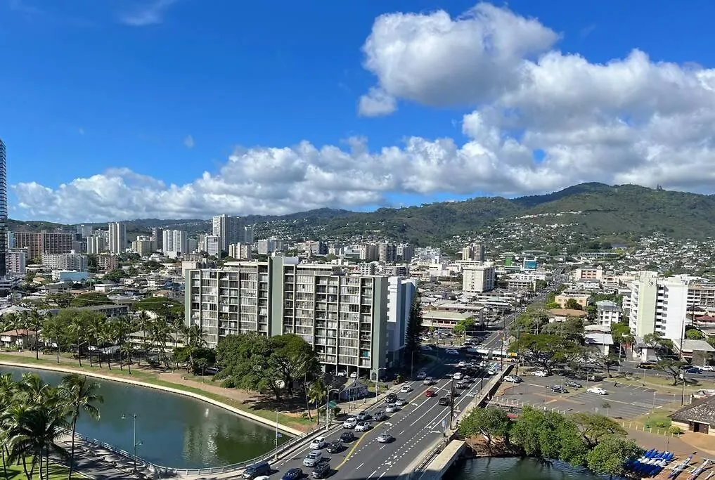 2 Bedroom Waikiki Condo Sleeps 6 Free Parking ホノルル