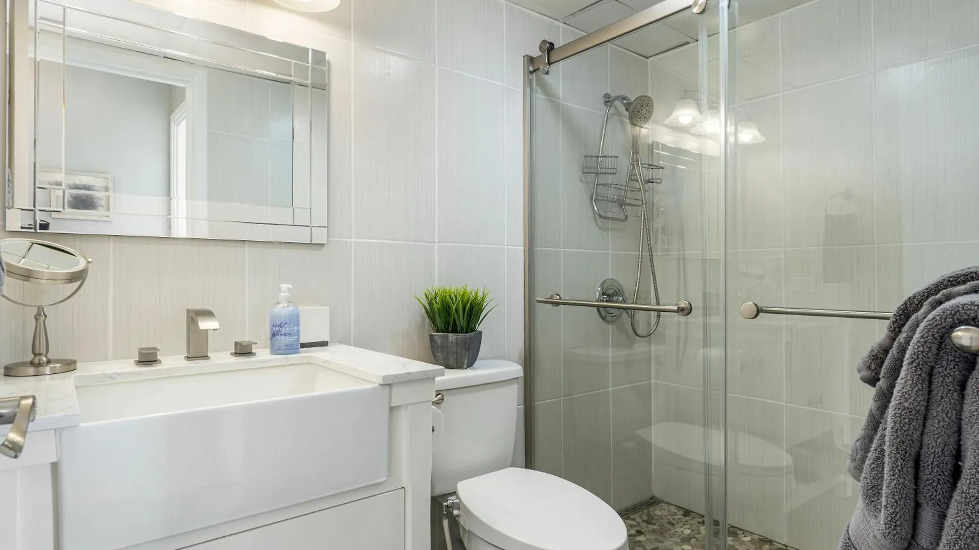 2 Bedroom Waikiki Condo Sleeps 6 Free Parking ホノルル